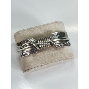 Native Navajo Sterling Silver Feather Bracelet Cuff Signed M. Thomas‎ Jr. 7.5